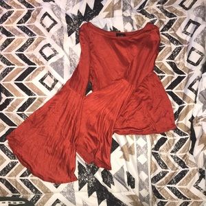 Orange thin cropped long bell sleeved top💍